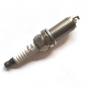 S604 NGK5018 SK20HR11 90919-T1004 90919-01191 0242236665 Spark plug bougie d'allumage LFR6AIX-11 5416 /6619 for Camry 2.5L Crown S180 S200 S210 Reiz Jac 1.4 16V 