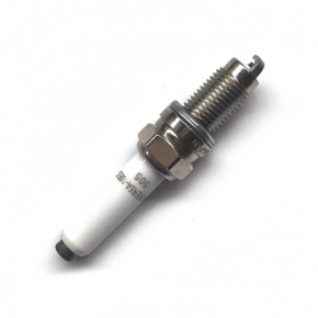 S505 Nickel Copper Spark Plug ZKER6A-10EG Y6LER02 Y7LER02 شمعات الإشعال for VW Polo Golf Bora Lavida 1.5L 04C905606A