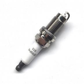 S613 Iridium Spark Plug for VW Volkswagen BORA 2.0L LAVIA 1.6L TOURAN 2.0L Skoda 135CX 835CX 835GP ZFR5EGP